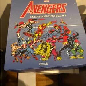 Marvel Avengers Earth's Mightiest Box Set - Red, Blue, Yellow
